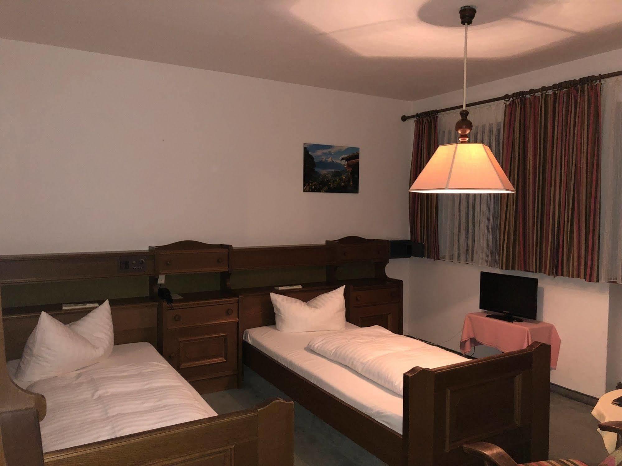 Hotel Vier Jahreszeiten Berchtesgaden Bagian luar foto